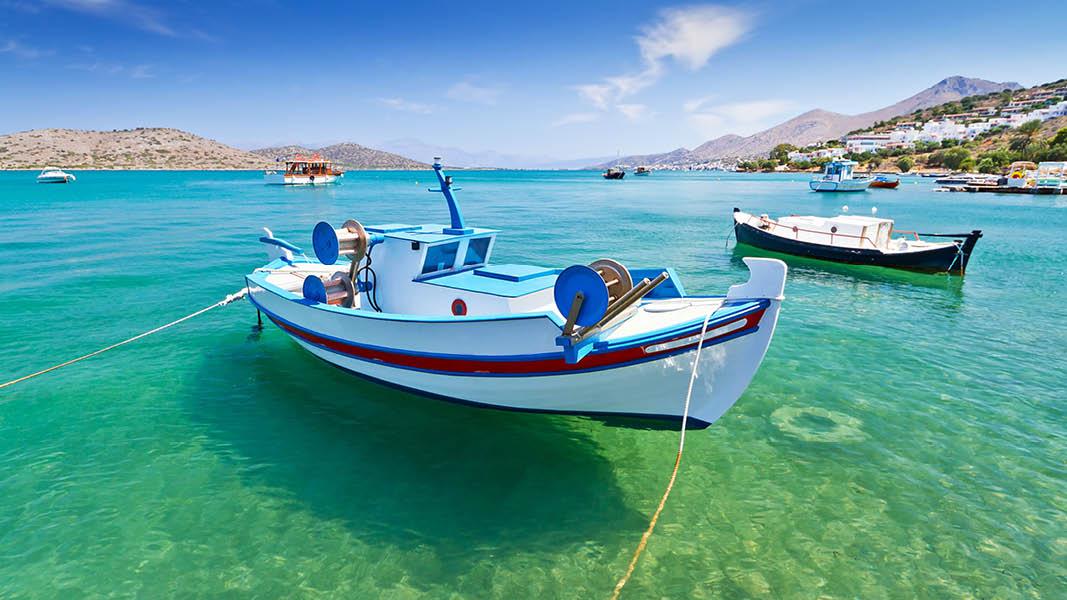 Båd i turkisblåt hav, Kreta