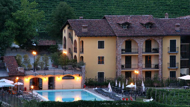 Nyd jeres ophold p� idylliske Hotel Barolo, Italien