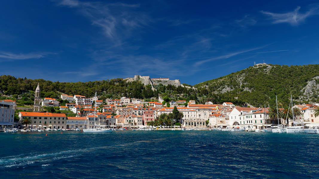 Hvar havn - kroatisk skærgård