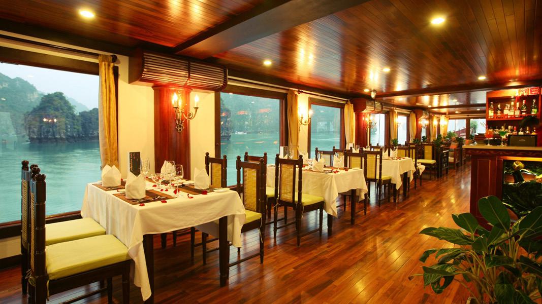 Restaurant Indochina sails cruise ha long bay