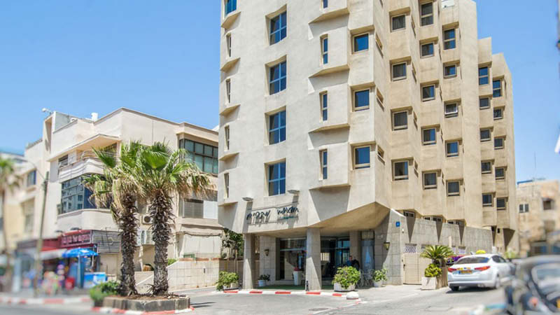 Maxim Hotel r ett centralt belget hotell i Tel Aviv, perfekt fr en semester i Israel.