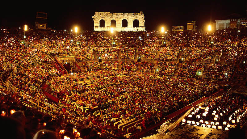 Opera i Verona, arena, operarejse