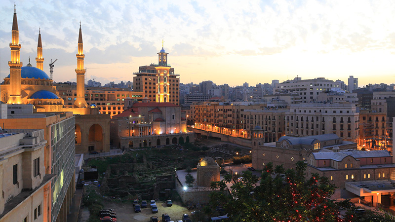 Mohammad Al-Amin moskéen og Saint George katedralen i Beirut ved solnedgang