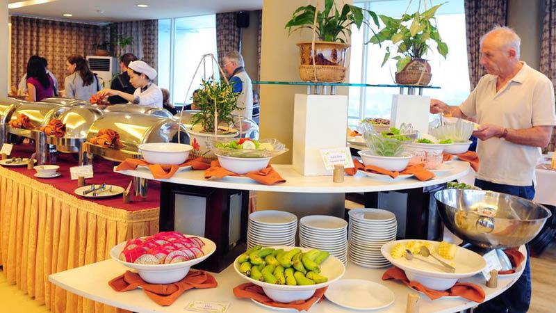 Morgenmadsbuffet mondial hotel hue
